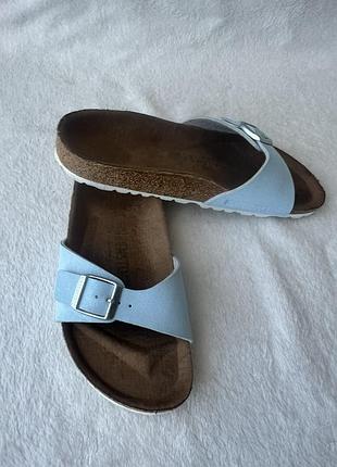 Шльопанці фірми birkenstock 37 розміру за устілкою зазначено 24 см.