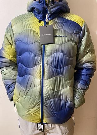 Пуховик peak performance aop helium down hood 3