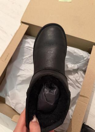 Уггі жіночі ugg чорні шкіряні 3