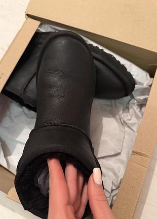 Уггі жіночі ugg чорні шкіряні 2