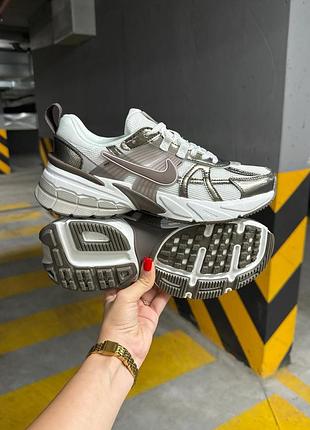 Nike v2k run mink brown 2