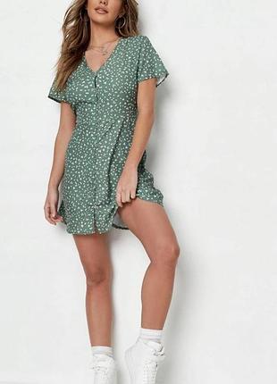 Легкое повседневное мини-платье бренда missguided в стиле «чайного платья» (tea dress).