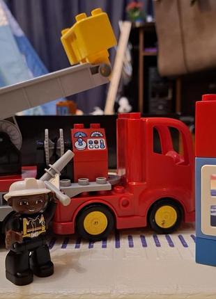 Конструктор lego duplo пожежна машина