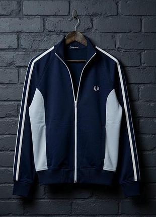 Зепкая кофта fred perry 10