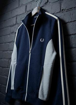 Зепкая кофта fred perry 8