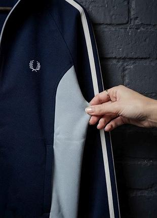 Зепкая кофта fred perry 7