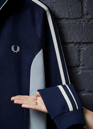 Зепкая кофта fred perry 6
