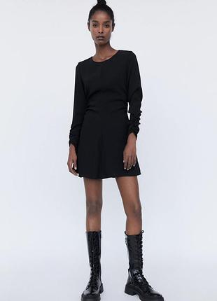 Черное короткое платье zara