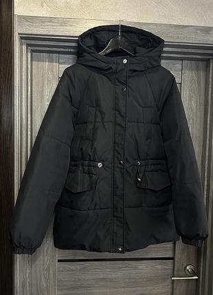 Зимова куртка чорного кольору l-xl