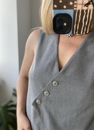 Сірий асиметричний жилет h&m 5