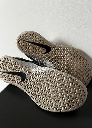 Жіночі кросівки nike 9