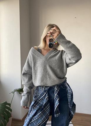Светр з в-вирізом zara 3
