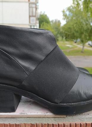Шкіряні  ботильйони cos