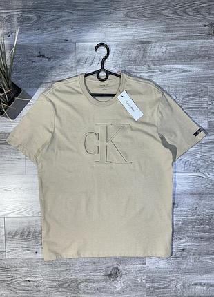 Повністю нова, оригінальна футболка - calvin klein