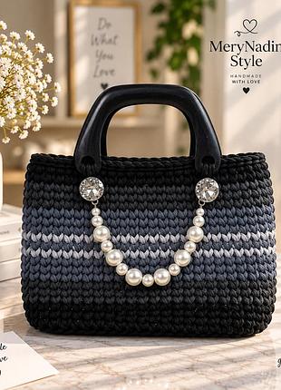 Жіноча в’язана сумка ручної роботи merynadinstyle 30×22×12 см чорна з перлинним декором