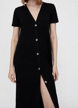 Сукня міді жіноча zara чорна в рубчик з ґудзиками, розмір м
