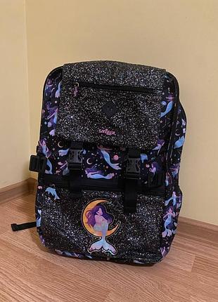 Школьный рюкзак фирмы smiggle