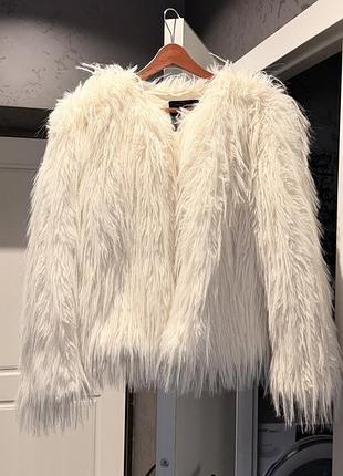 Zara шубка біла шуба