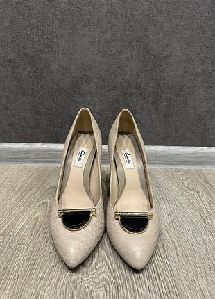 Туфлі clarks бежеві лодочки 2
