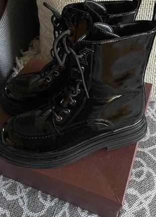 Продам подростковые ботинки rebecca miu
