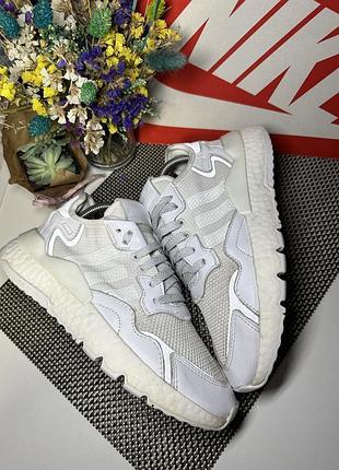 Оригінальні кросівки adidas 4