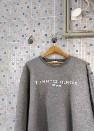 Свитшот tommy hilfiger. 2