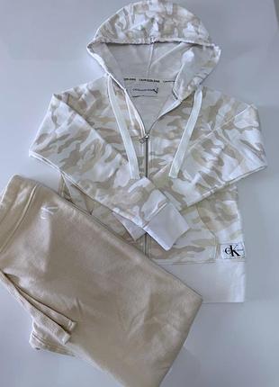 Жіночий спортивний костюм calvin klein бежевий, розмір xs