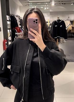 Ідеальний осінній бомбер від bershka