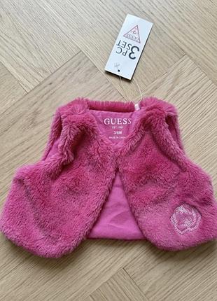 Меховая фирменная розовая жилетка guess 3м 62/68р