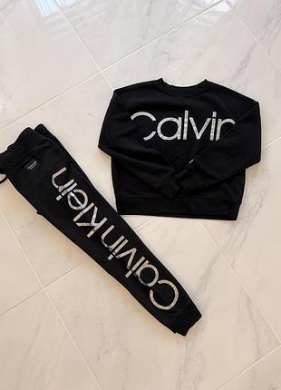 Жіночий спортивний костюм calvin klein чорний з написом