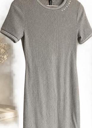 Коротка жіноча сукня h&m в рубчик сірого кольору