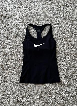 Спортивна майка з чашечками nike розміру s.