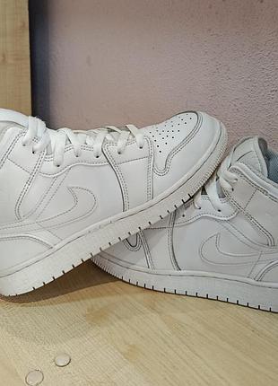 Кроссовки air jordan 1 mid р39 24.5см