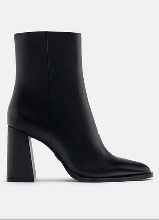 Жіночі черевики zara чорні шкіряні