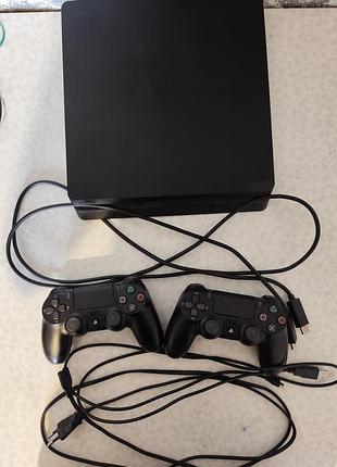 Playstation 4 slim 2