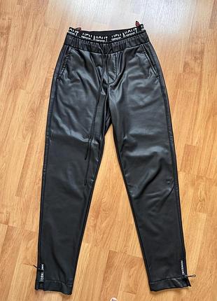 Продам стильні шкіряні штани-джогери estensivo collection