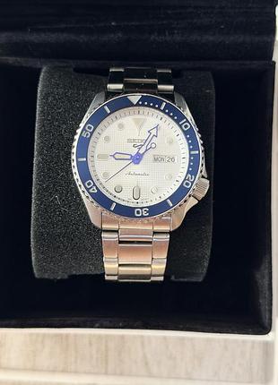 Чоловічий годинник seiko automatic diver, синій безель, day-date, автопідзавод
