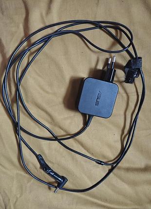 Оригінальний зарядний пристрій asus w18-045n38 для ноутбуків asus 19v 2.37a 45w