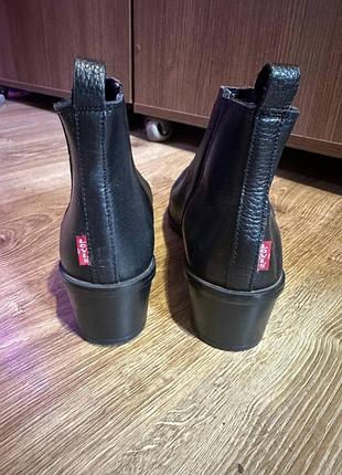 Черевики жіночі levi’s чорні 3
