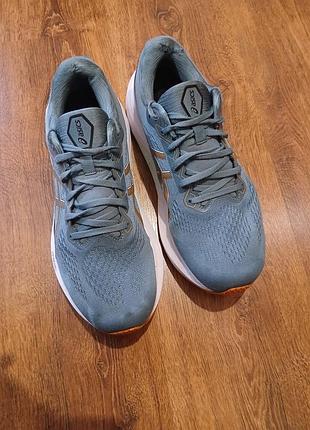 Продам мужские кроссовки бренда asics