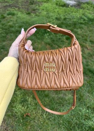 Сумка для жінок miu miu маленька коричнева стьобана