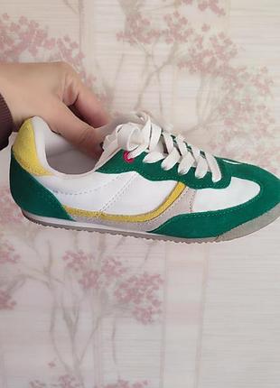 Кроссовки zara