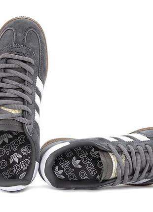 Spezial grey white