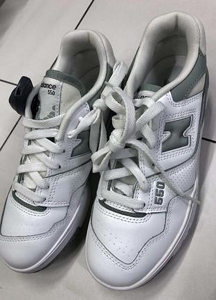 Популярні лайфстайл-кросівки new balance 550 у біло-сірому .розмір:37