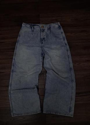 Джинсы zara широкие свободные багги/скейтеры с защипами светло-голубые (eur 40 / l)