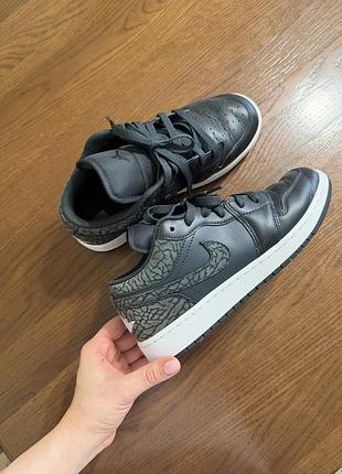 Кеди жіночі jordan