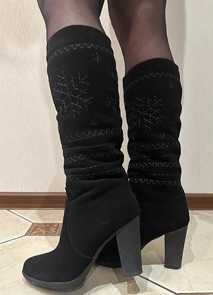 Жіночі зимові чоботи elche collection чорні замшеві
