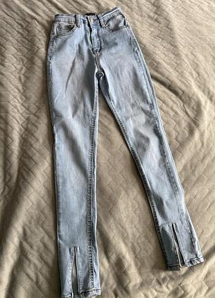 Джинси блакитні скінні з розрізами xs-s