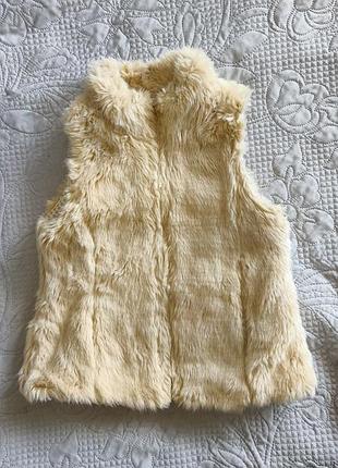 Жилетка zara 7-8р. 128см для дівчинки з штучного хутра