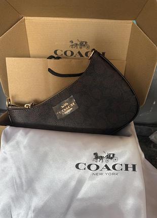 Сумка жіноча coach багет бежева з монограмою